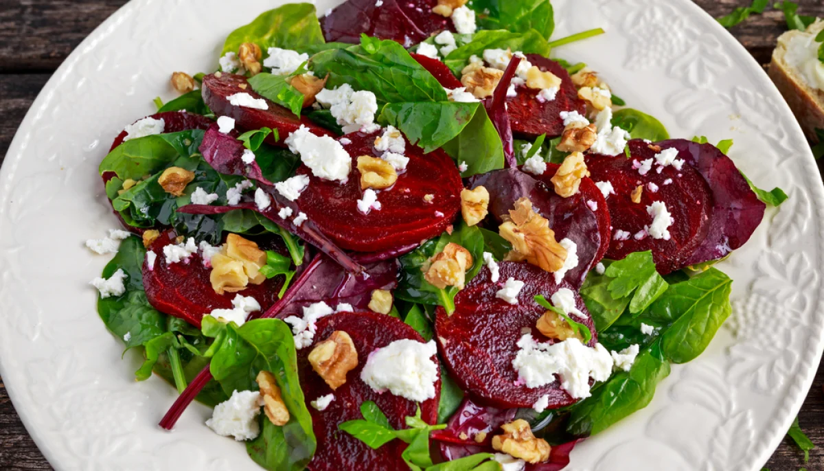 🥗 Salade de betteraves, chèvre frais et noix