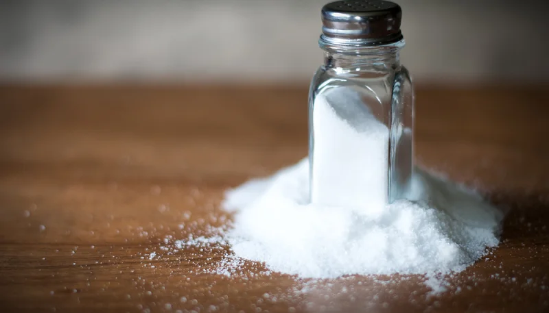 Pourquoi vous devriez toujours saler l'eau de cuisson des pâtes après ébullition (et pas avant) : la réponse scientifique