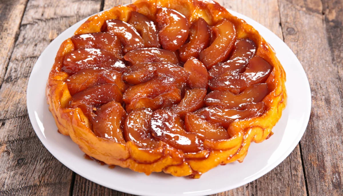 La tarte tatin parfaite : caramel fondant, pommes entières — la méthode qui ne rate jamais
