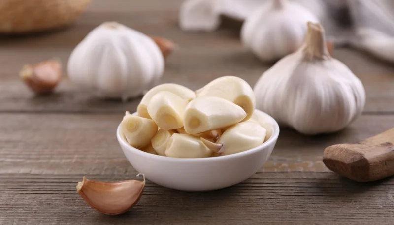 🧄 Pourquoi votre ail brûle toujours à la poêle (et comment l'éviter définitivement)