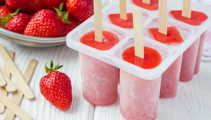 🍦 Glaces à l'eau maison : 5 recettes en bâtonnet avec des fruits frais