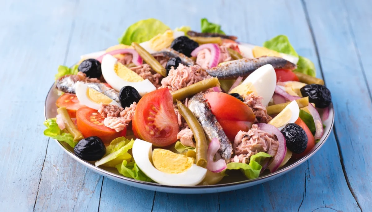🥗 La vraie salade niçoise : ce qu'on met dedans (et ce qu'on n'y met surtout pas)