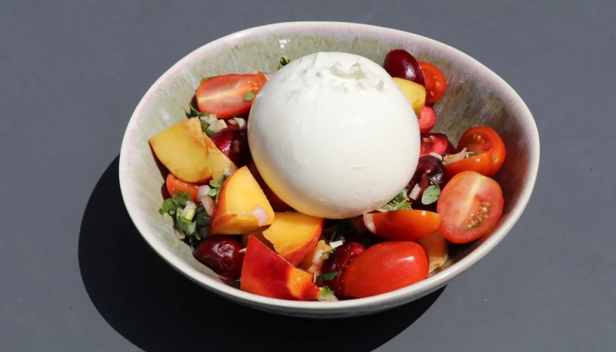 🥗Salade de tomates, nectarines et burrata