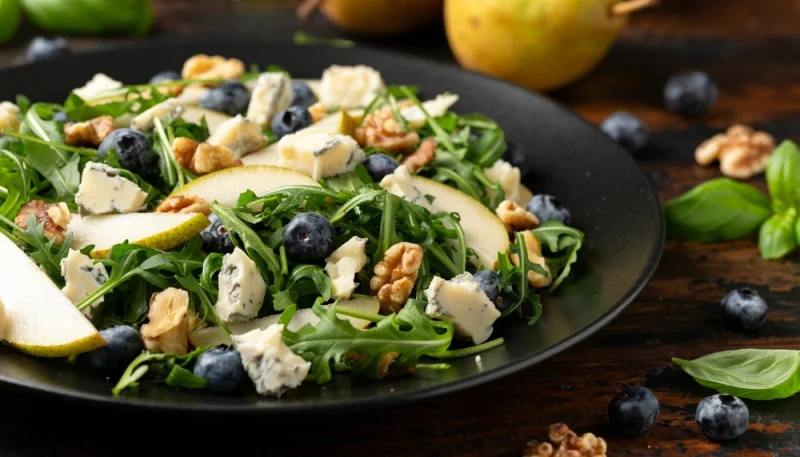🥗Salade de poires, bleu, noix et roquette