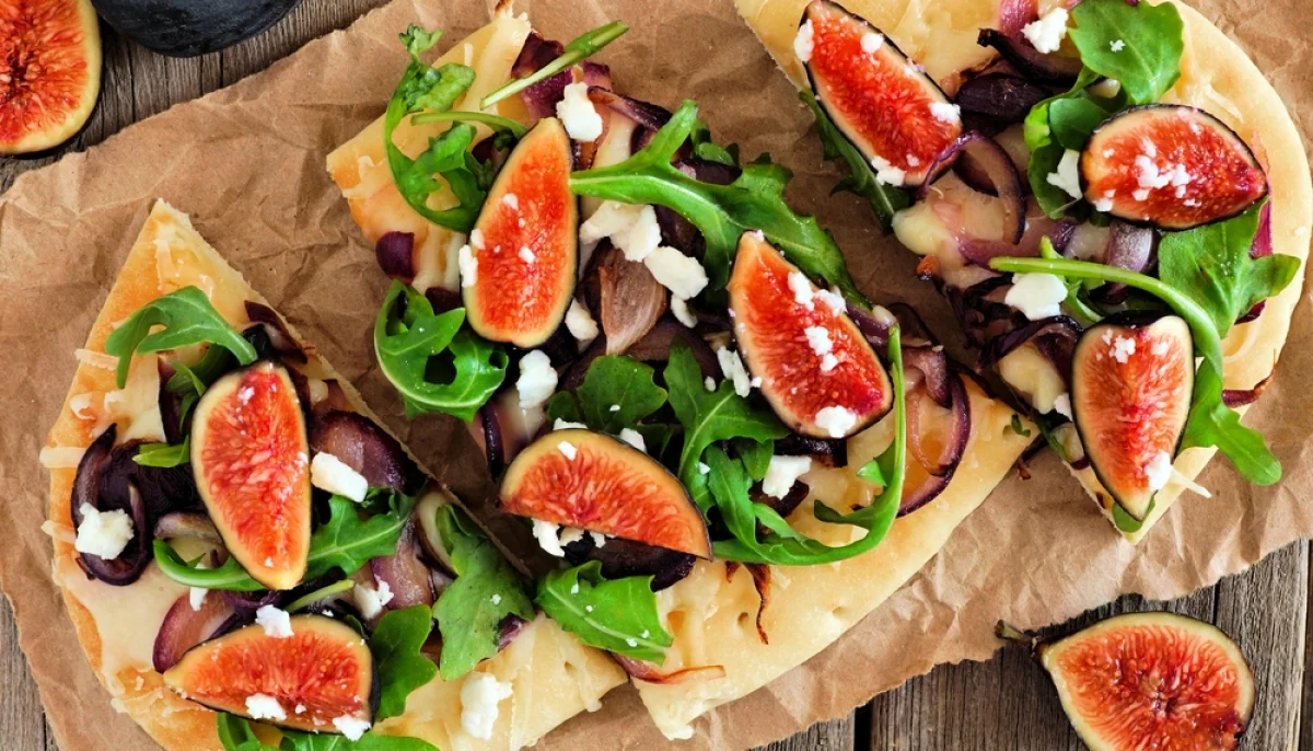 🍕Pizza blanche aux figues, chèvre et roquette