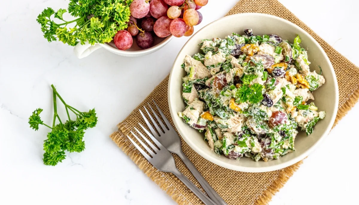 🥗Salade de poulet aux raisins et noix