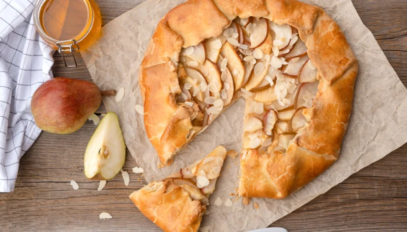 🥧Tarte rustique poire, miel et amandes